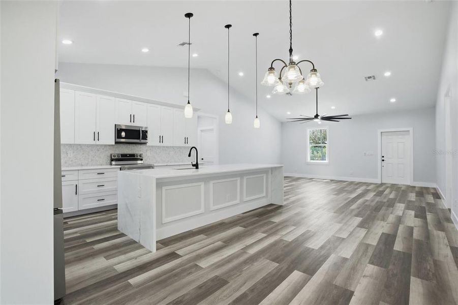 Spacious, unfurnished interior of a new home in , Port Charlotte (Image 20).