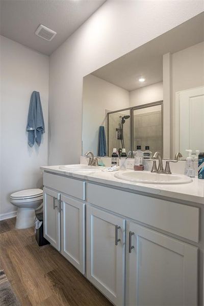 Furnished interior view inside a new home in Star Farms at Lakewood Ranch, Bradenton (Image 6).