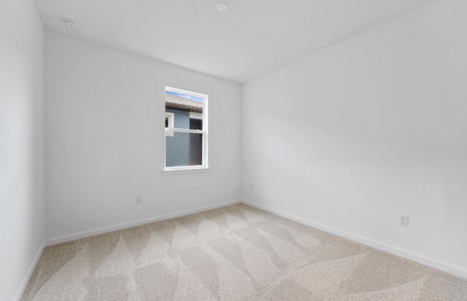 Spacious, unfurnished interior of a new home in Del Webb River Reserve, Spring Hill (Image 15).