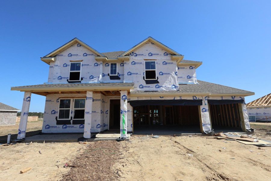 Two story home with 5 beds, 4 baths, and 3 car garage