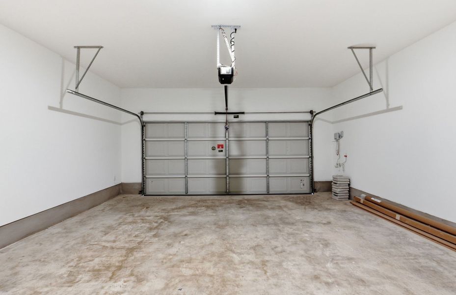 Spacious, unfurnished interior of a new home in West Cypress Hills, Spicewood (Image 50).