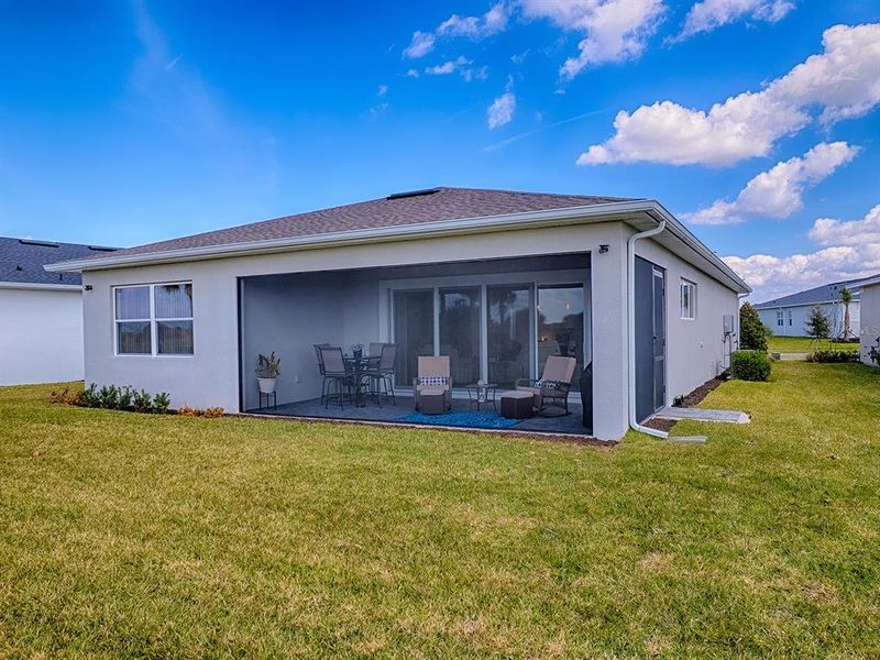 Exterior details and patio area of a home in , Tavares (Image 27).