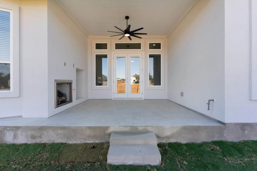 Exterior details and patio area of a home in Broken Oak, Georgetown (Image 3).
