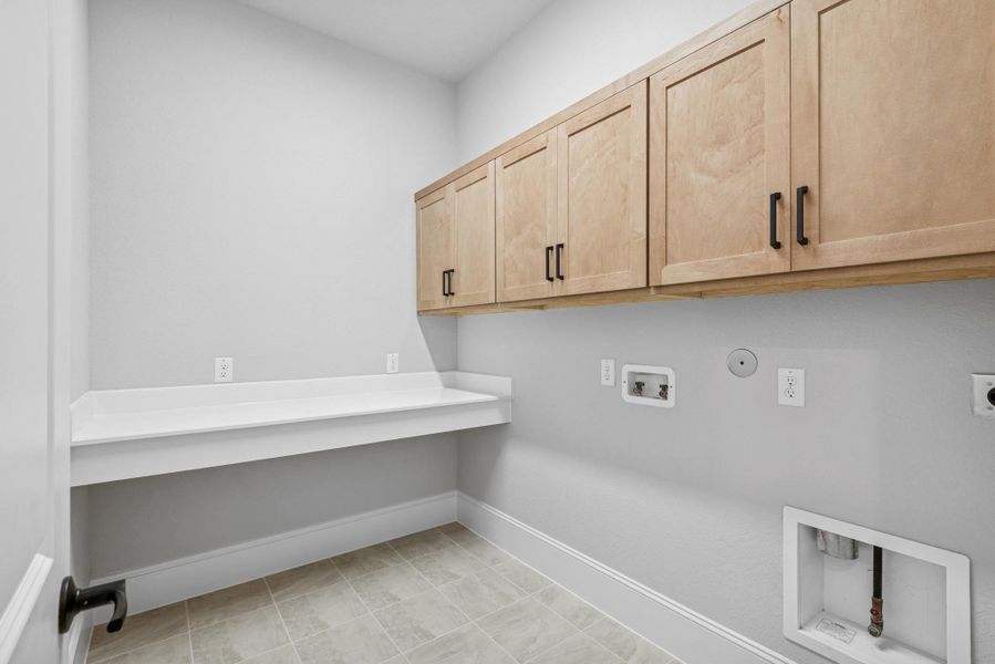 Furnished interior view inside a new home in Sienna 65' Homesites, Missouri City (Image 10).