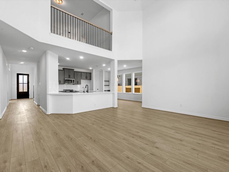 Spacious, unfurnished interior of a new home in Brookewater, Rosenberg (Image 24).
