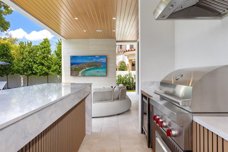 SUMMER KITCHEN / BAR SUMMER KITCHEN / BAR