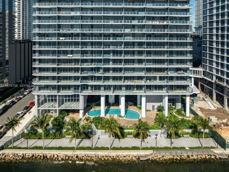 Condo located in Miami, FL showcasing its design and architecture (Image 16).