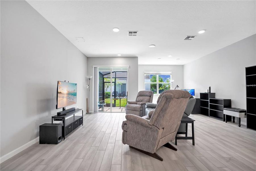 Furnished interior view inside a new home in , Oviedo (Image 5).