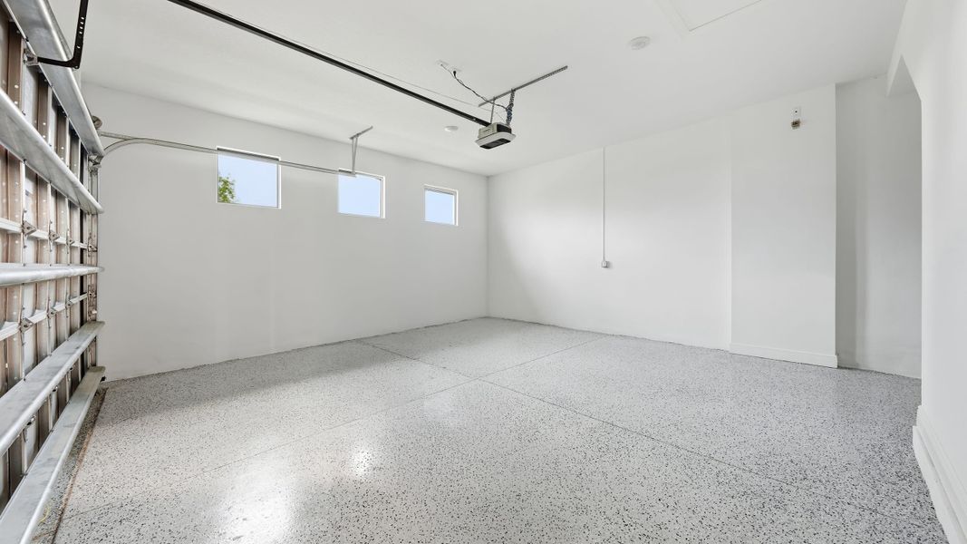 Spacious, unfurnished interior of a new home in PGA Village Verano, Port St. Lucie (Image 27).