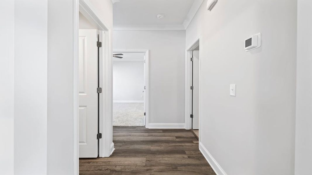 Spacious, unfurnished interior of a new home in Sunset Summits, Spartanburg (Image 21).