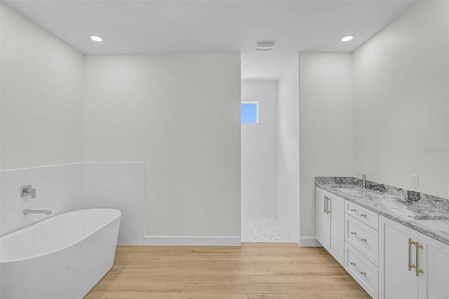 Spacious, unfurnished interior of a new home in , North Port (Image 43).