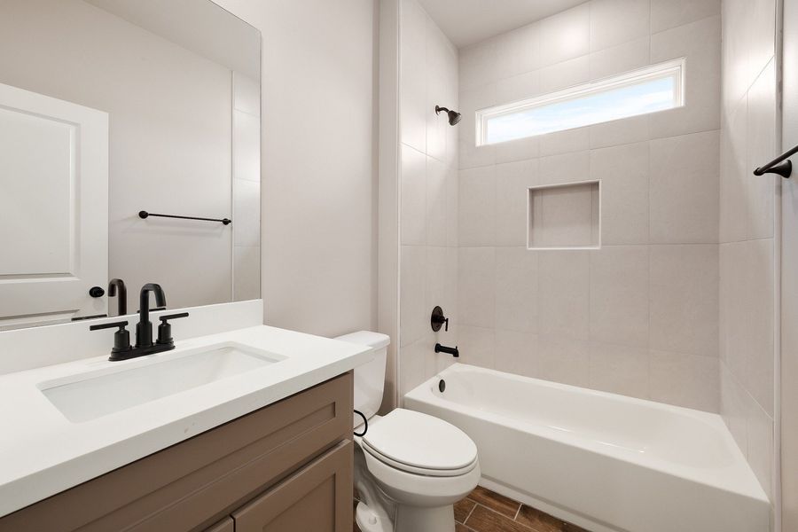 Furnished interior view inside a new home in Paloma Ranch, Harlingen (Image 4).