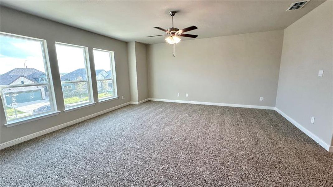 Spacious, unfurnished interior of a new home in Rock Creek Ranch, Fort Worth (Image 18). Spacious, unfurnished interior of a new home in Rock Creek Ranch, Fort Worth (Image 18).