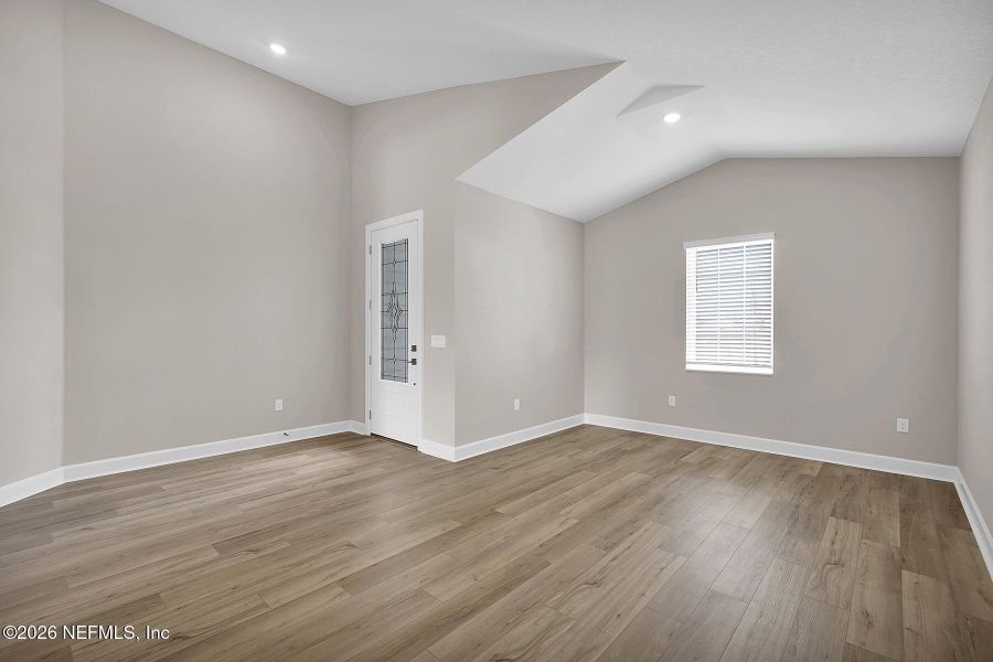 Spacious, unfurnished interior of a new home in Jennings Farm, Middleburg (Image 14).