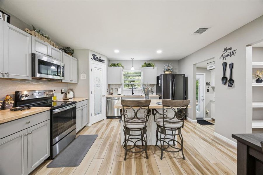 Furnished interior view inside a new home in , Weatherford (Image 11).