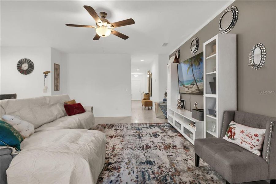 Furnished interior view inside a new home in Hammock Reserve, Haines City (Image 17).