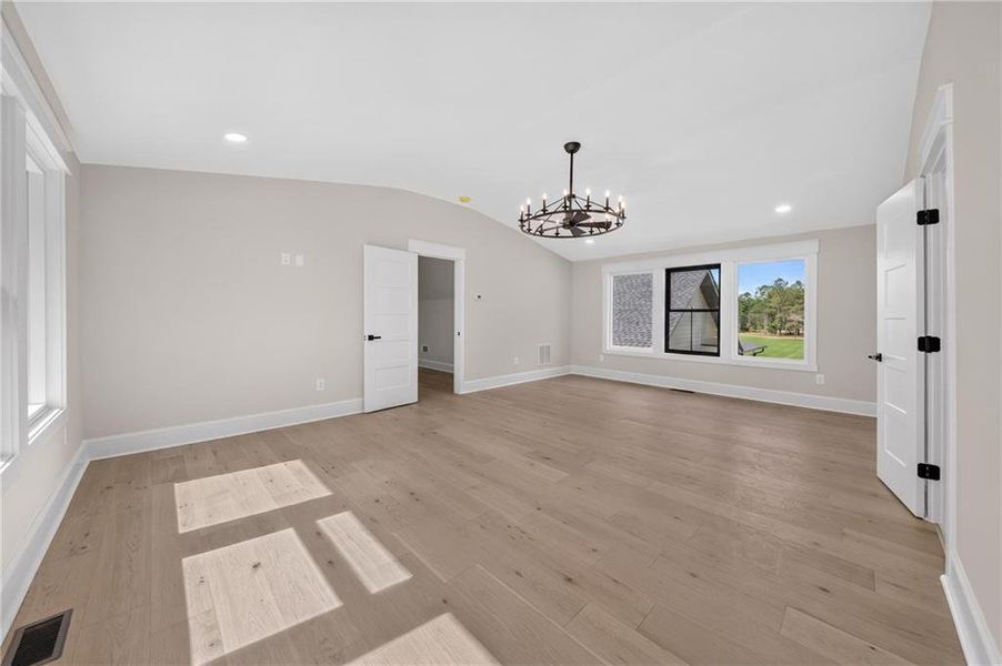 Spacious, unfurnished interior of a new home in , Monroe (Image 66).