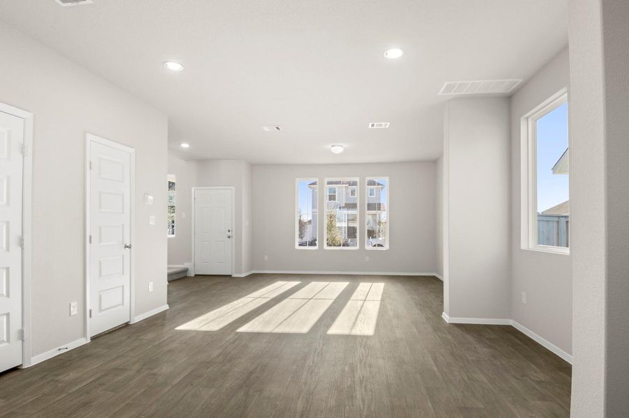Spacious, unfurnished interior of a new home in Harvest Ridge, Elgin (Image 22). Spacious, unfurnished interior of a new home in Harvest Ridge, Elgin (Image 22).