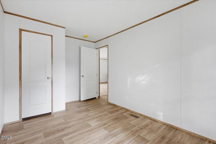 31-5737 Lloyd Rd-31