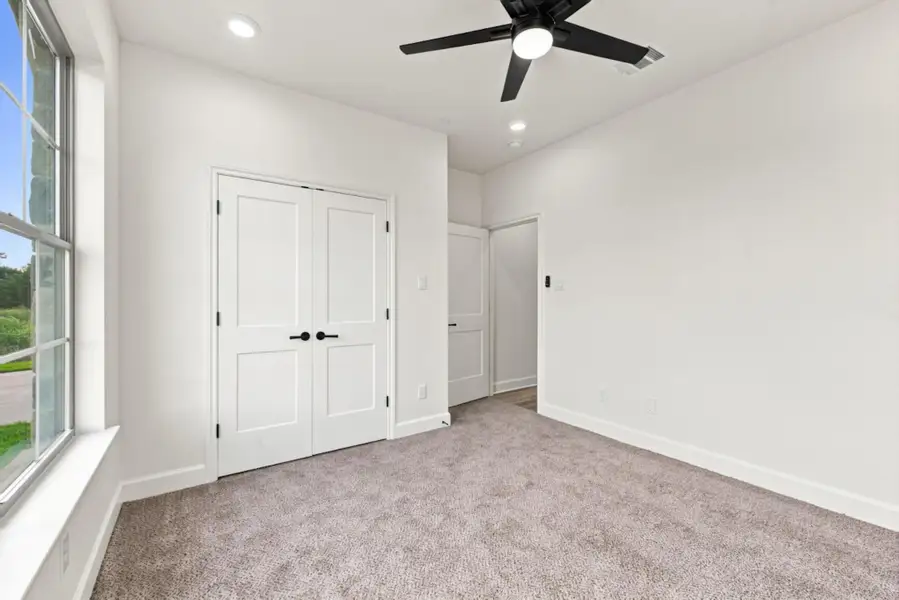 Spacious, unfurnished interior of a new home in , Bryan (Image 9).