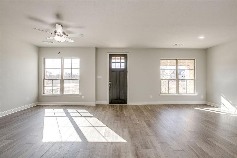 Spacious, unfurnished interior of a new home in Knight's Landing on Eden Road, Arlington (Image 39).