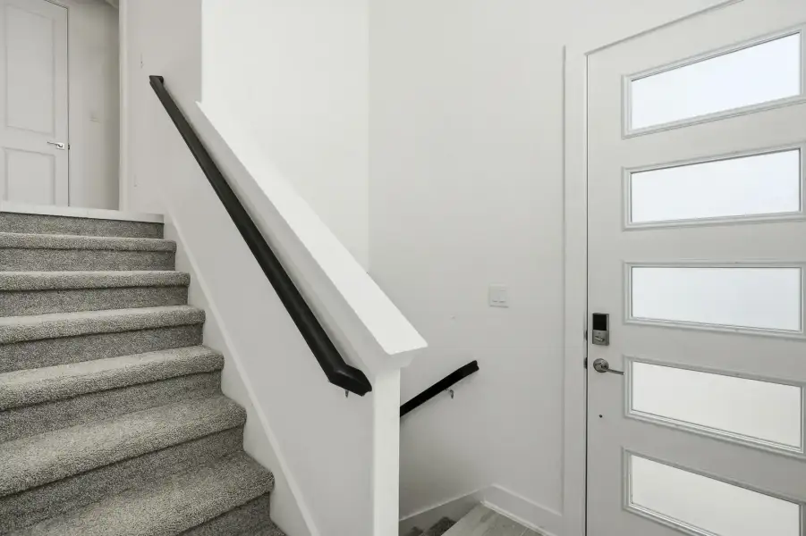 Close-up of interior finishes inside a home in Rose Hill, San Antonio (Image 18).