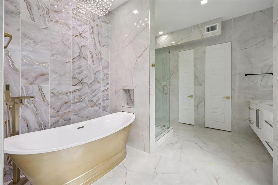 Furnished interior view inside a new home in , Dallas (Image 10).