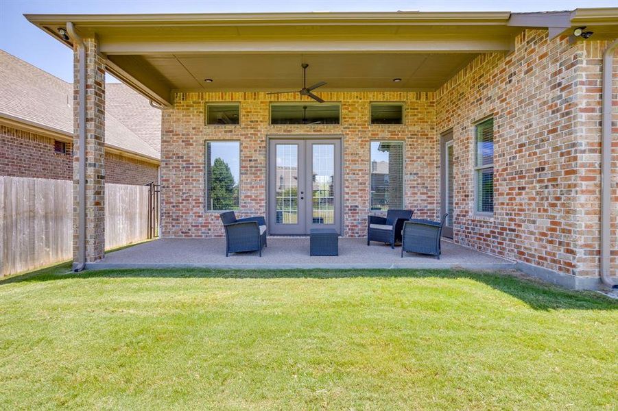 Exterior details and patio area of a home in , Burleson (Image 3).