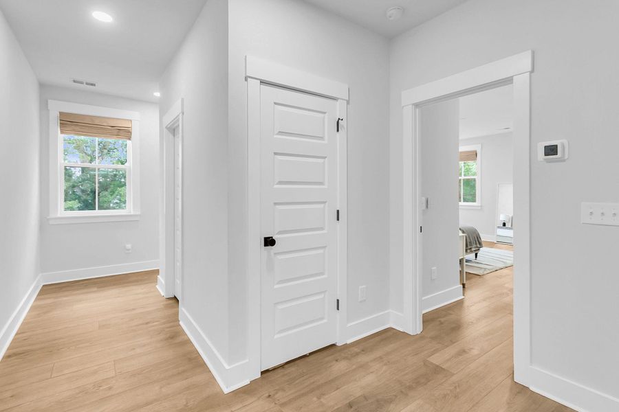 Spacious, unfurnished interior of a new home in Fiddler Cove, Mount Pleasant (Image 20).