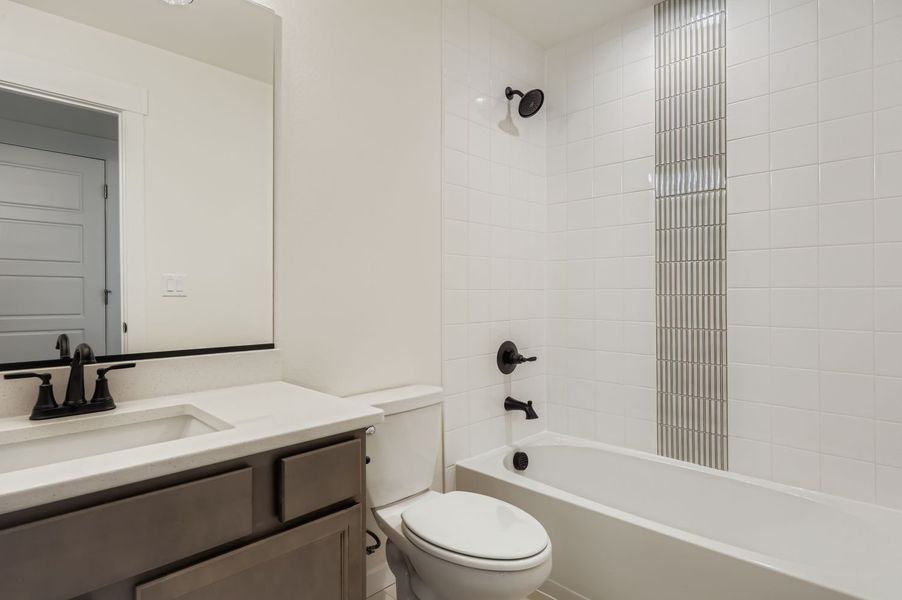 7989 Polson - Full Bathroom