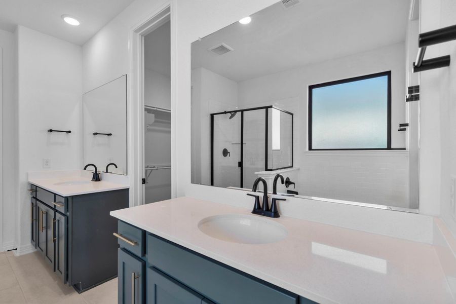 Furnished interior view inside a new home in Blue Heron Estates, Mont Belvieu (Image 15).