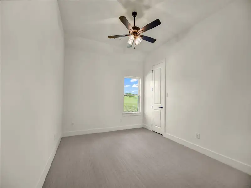 Spacious, unfurnished interior of a new home in , Weatherford (Image 34).