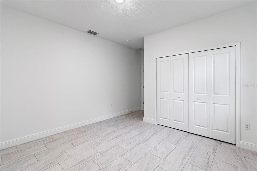 Spacious, unfurnished interior of a new home in , Citrus Springs (Image 14).
