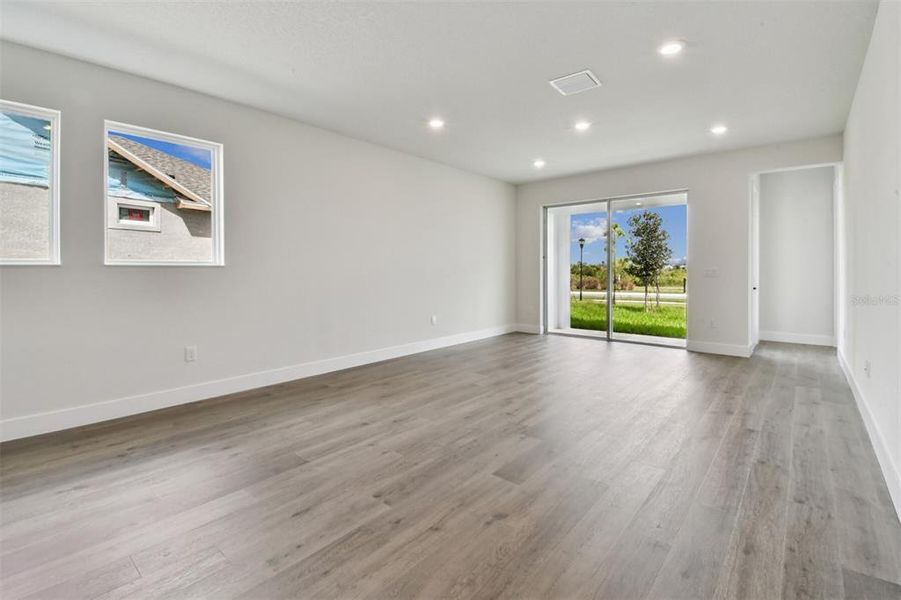 Spacious, unfurnished interior of a new home in Chapel Crossings - Garden Series, Wesley Chapel (Image 14).