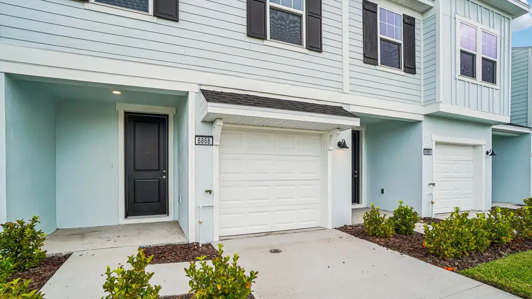 Exterior details and patio area of a home in Twin Oaks, Zephyrhills (Image 3). Exterior details and patio area of a home in Twin Oaks, Zephyrhills (Image 3).