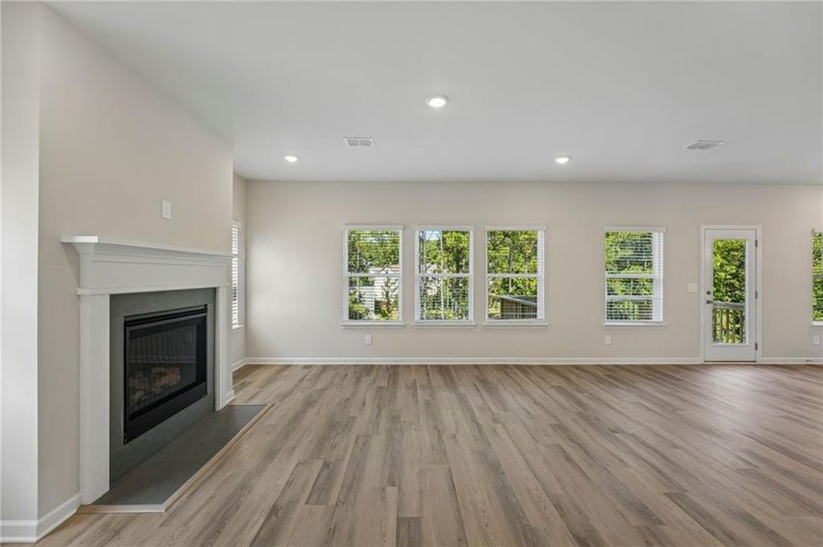 Spacious, unfurnished interior of a new home in Ivey Township, Dallas (Image 53).