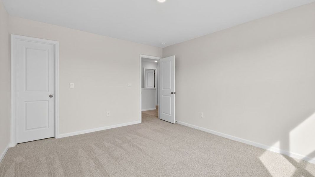 Spacious, unfurnished interior of a new home in Mason Ridge, Spring Lake (Image 28).