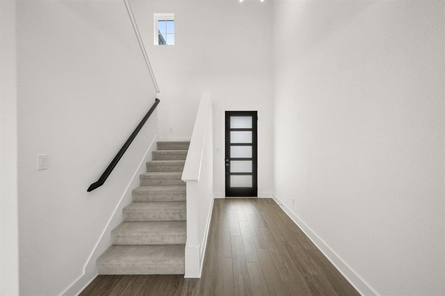 701 Iris- Entry-1 701 Iris- Entry-1