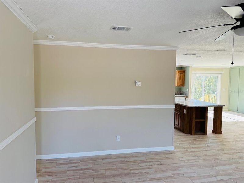 Spacious, unfurnished interior of a new home in , Live Oak (Image 8).