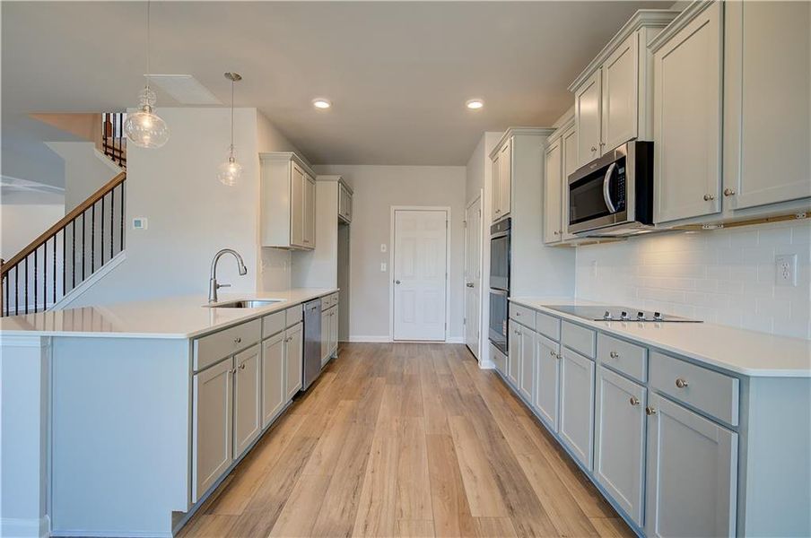Furnished interior view inside a new home in Chapel Hill, Newnan (Image 6).