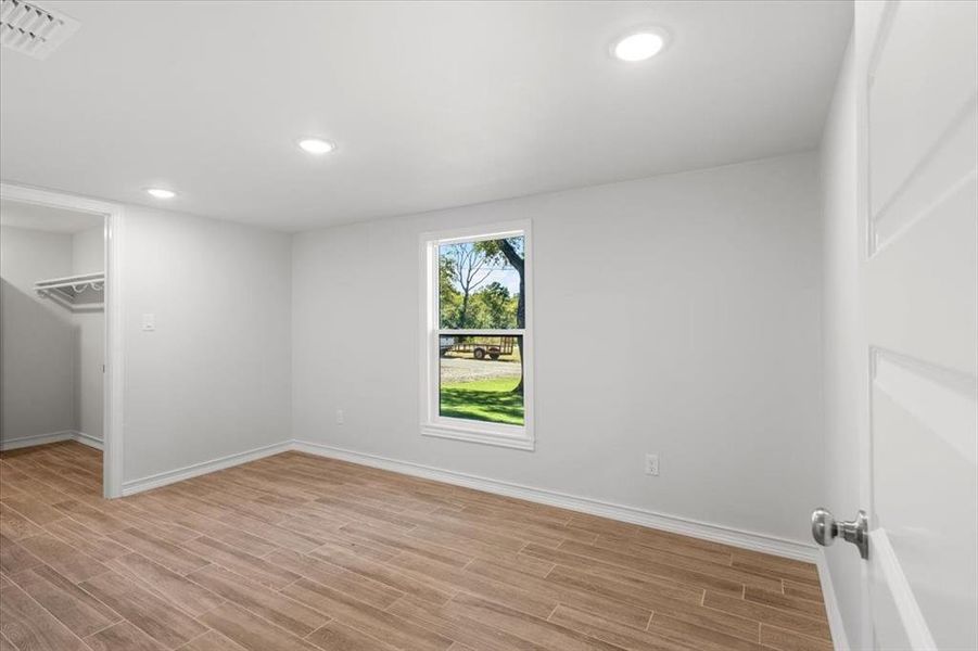 Spacious, unfurnished interior of a new home in , Lindale (Image 16). Spacious, unfurnished interior of a new home in , Lindale (Image 16).