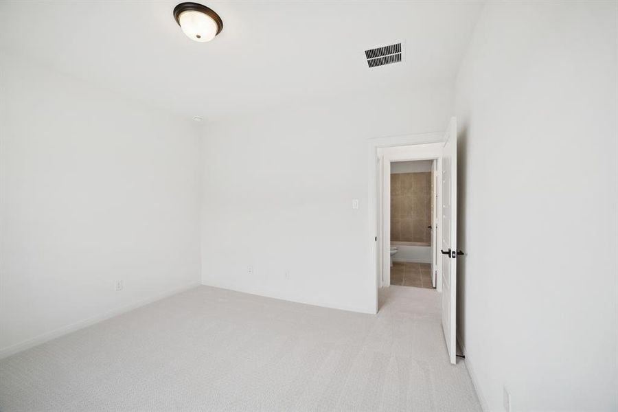 Spacious, unfurnished interior of a new home in Walsh Cottage, Annetta North (Image 23).