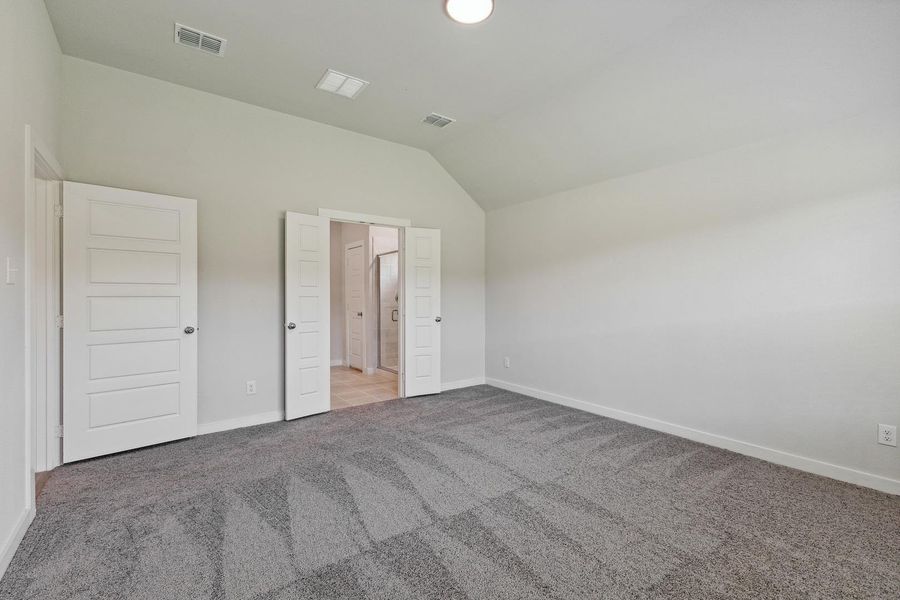 Spacious, unfurnished interior of a new home in Prairie Winds, Hutto (Image 17).