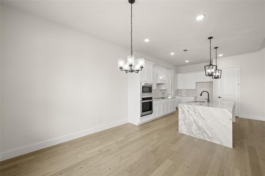 541 Cari Lynn- Dining-2 541 Cari Lynn- Dining-2