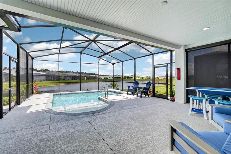 Exterior details and patio area of a home in , Daytona Beach (Image 36).