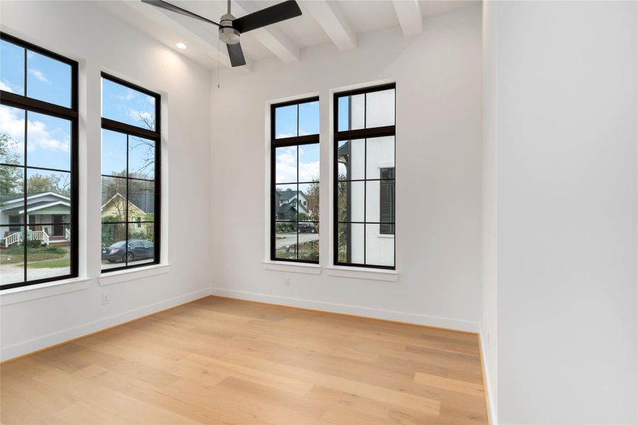 Spacious, unfurnished interior of a new home in , Houston (Image 19).