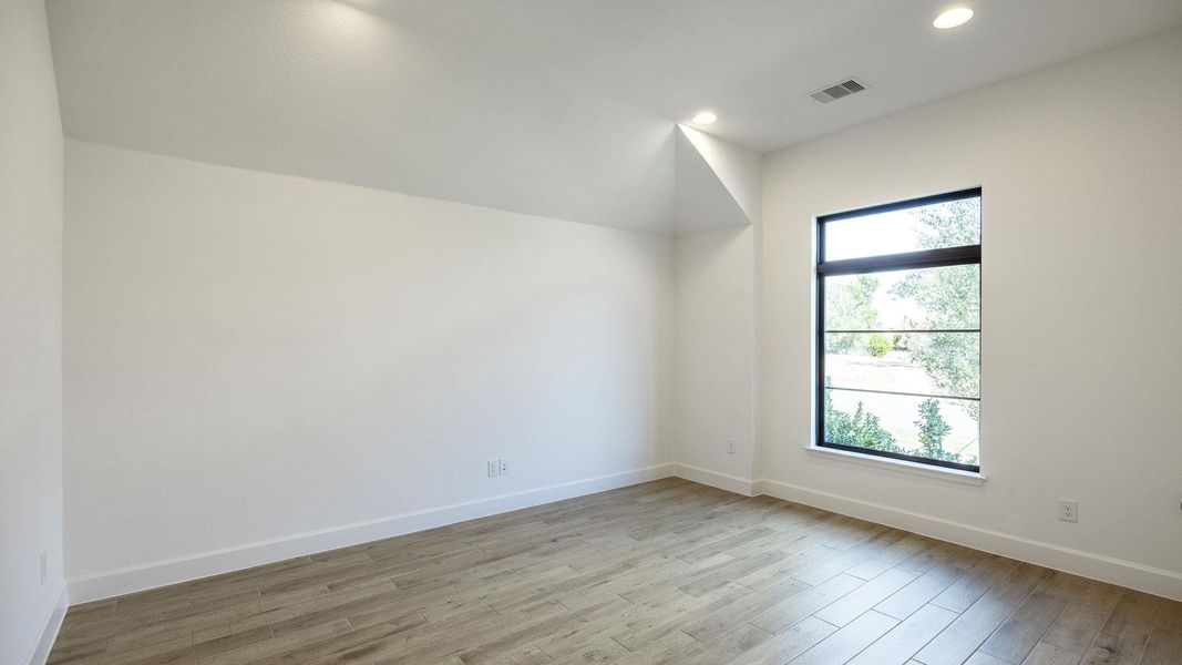 Spacious, unfurnished interior of a new home in Wolf Ranch 51', Georgetown (Image 13). Spacious, unfurnished interior of a new home in Wolf Ranch 51', Georgetown (Image 13).