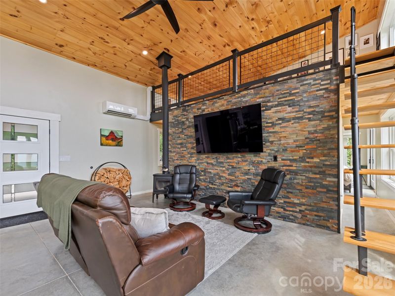 Community amenities in , Clyde (Image 25).