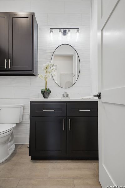 Furnished interior view inside a new home in , Blanco (Image 15).