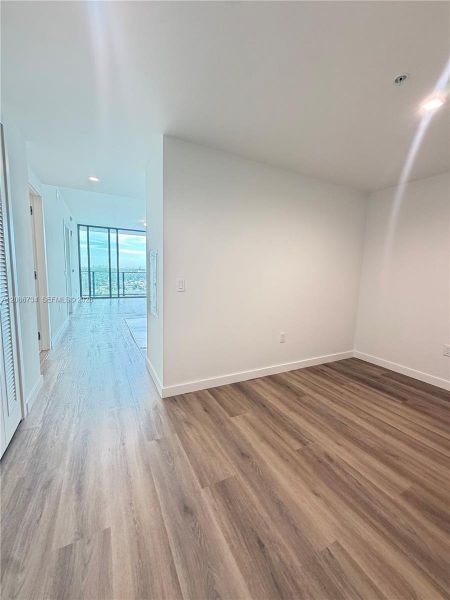 Spacious, unfurnished interior of a new home in , Hallandale Beach (Image 8).